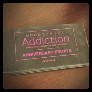 Younique moonstruck anniversary eyeshadow palate